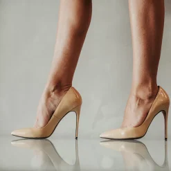 Event High Gloss Show Floor Full Roll -Greatmats Shop high gloss runway flooring heels.jpg