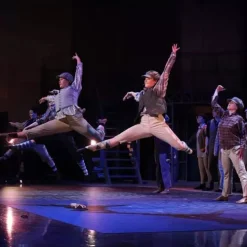 Rosco Adagio Touring Portable Floor Full Roll 5.25 X 101 Ft.