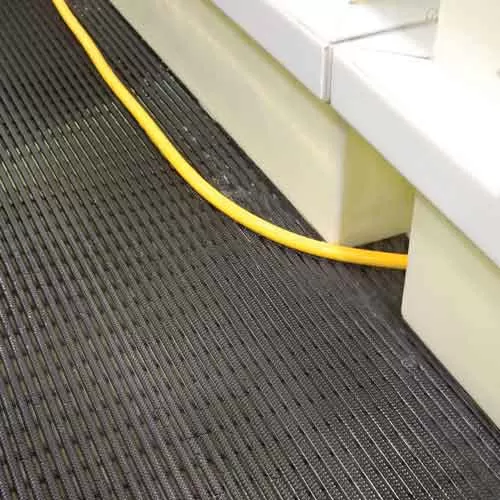 Vynagrip Heavy Duty Industrial Matting Black 3 X 33 Ft Roll 5 Vynagrip Heavy Duty Industrial Matting Black 3 X 33 Ft Roll - Image 3