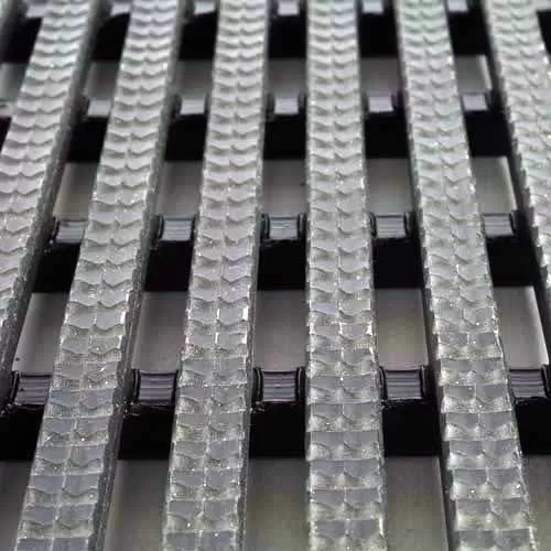 Vynagrip Plus Heavy Duty Industrial Matting 4 X 33 Ft Roll 11 Vynagrip Plus Heavy Duty Industrial Matting 4 X 33 Ft Roll - Image 9